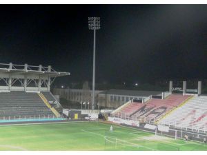 Altınordu-bucaspor Maçında Elektrik Kesintisi