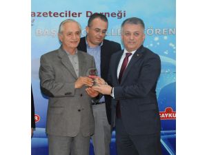 Ekşioğlu Ailesine İki Önemli Ödül