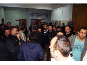 İş Umudu Kuyruk Oluşturdu