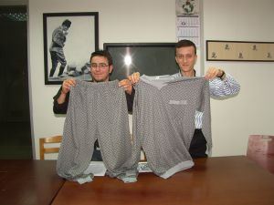 Chp Düzce Gençlik Kollarından Ak Partili Vekillere Pijamalı Gönderme