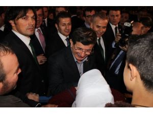 Davutoğlu, İş Adamları Stk Temsilcileriyle Bir Araya Geldi