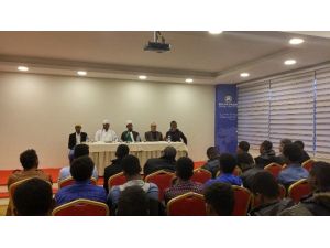 Somalili Öğrenciler Mevlid-i Nebevi Konferansı İçin İhlas Vakfında Bir Araya Geldiler