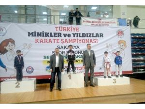 Çiftlikköylü Karateciler 2 Üçüncülük Kazandı