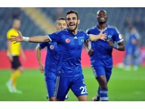 Kanarya Derbi Öncesi Şov Yaptı