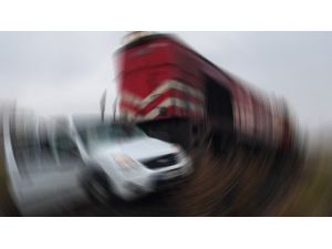 Tren Cipe Çarptı: 7 Ölü, 12 Yaralı