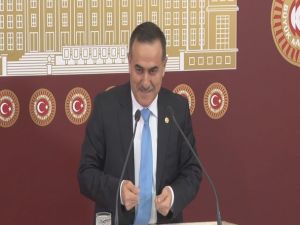 Chp’li Vekil O Kelimeyi Bir Türlü Söyleyemedi !