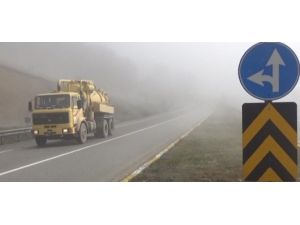 Bolu Dağı’nda Yoğun Sis Ulaşımı Etkiliyor