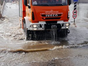 Edirne’de Yol Açma Çalışmaları Sürüyor