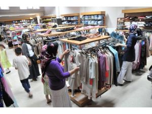 Dev Markalar Beyoğlu Sosyal Market’te Vatandaşlarla Buluştu