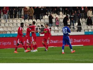 Sivasspor 3 Puanı 3 Golle Aldı