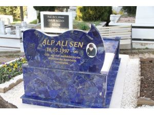 Ali Şen’in Torunun Mezar Taşındaki Yazı