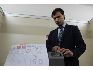 (Özel Haber) Görme Engelliler De “Göstermeden” Oy Kullanabilecek