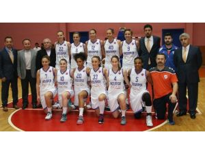 Menekşeler Galibiyete İnandı