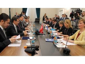 Bakan Güllüce, Finlandiya Avrupa İşleri Ve Dış Ticaret Bakanı Toivakka İle Görüştü