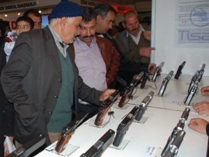 Ekmek Değil Silah Kuyruğu