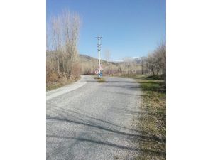 Bu Da Yol Ortasında Kalan Direk
