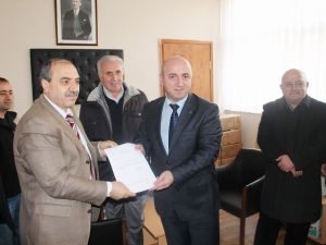 Muzaffer Bıyık, Mazbatasını Aldı