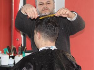 İşaret Diliyle Traş
