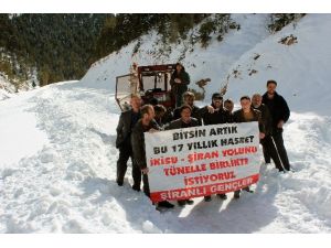 İkisu-şiran Karayolu’nda İlginç Eylem