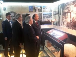 Bakan Müezzinoğlu’ndan Bursa Kent Müzesi’ne Tam Not
