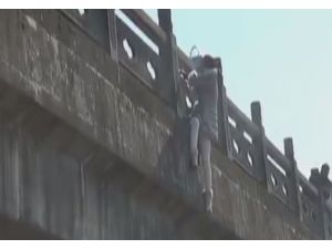 Eşiyle Tartışan Kadın...