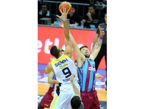 Derbinin Galibi Fenerbahçe