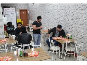 Teknolojik Dönerci Whatsap’tan Sipariş Alıyor...