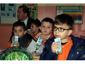 Öğrenciler 2. Döneme Sütle Başladı