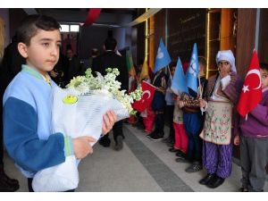 Eskişehir’de Öğrenciler Derse Süt İle Başladı