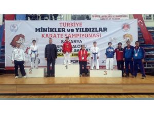 Üsküdarlı Minikler Madalyaları Topladı