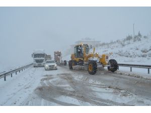 Kula’da D300 Karayolu Kapalı