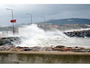 Bandırma’da Fırtına Deniz Ulaşımını Aksatıyor