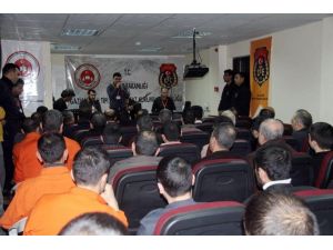Tutuklu Ve Hükümlüler Moral Depoladı