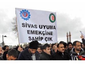 Sivas’ta İşçilerin Maaş Eylemi