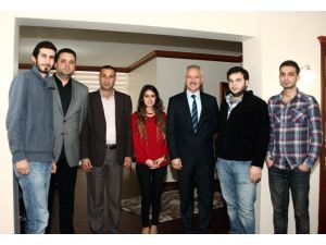 Cinnet Getiren Annenin Çocuklarına Sahip Çıktılar