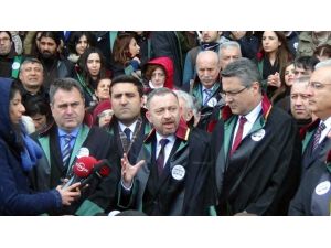 İstanbul Barosu Avukatları ’Adalet Nöbeti’nde