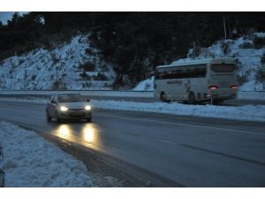 İzmir-manisa Karayolu 7 Saat Sonra Açıldı