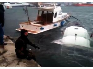 Fırtına Bandırma’da Balıkçı Teknesini Batırdı