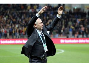 Kayserispor Taraftarından Sevgi Gösterisi