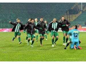 Bursasporlu Futbolcular Gözünü Kupaya Dikti