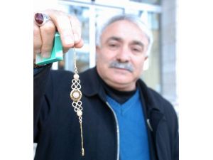 Bulduğu Bilekliği Sahibine Ulaştırdı