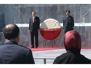 Erdoğan, Meksika Ulusal Vatan Anıtı’na Çelenk Bıraktı