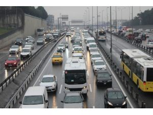 Yoğun Sis Sürücülere Zor Anlar Yaşattı