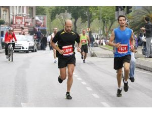 İstanbul Yarı Maratonu’nda İlk Kez Bayrak Yarışı