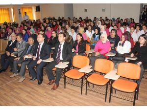 Eski Bakan Kahraman’dan Genç Kızlara Altın Nasihatler