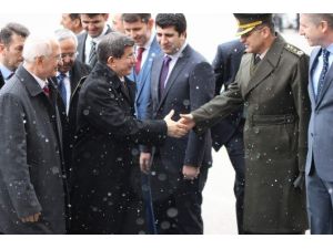 Başbakan Davutoğlu’ndan Sivas Valiliği’ne Ziyaret
