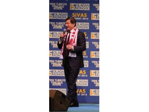 Başbakan Davutoğlu, Ak Parti Sivas İl Kongresi’nde Konuştu