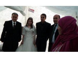 Çadırkentte Aşk Başkadır