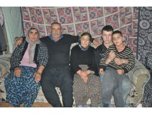 3 Eşli Adamın Sevgililer Günü Çaresizliği