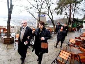 Darülaceze Sakinlerine Müzeyyen Senar’lı Sevgililer Günü